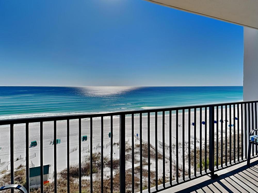 Two-Bedroom Apartment with Ocean View interior